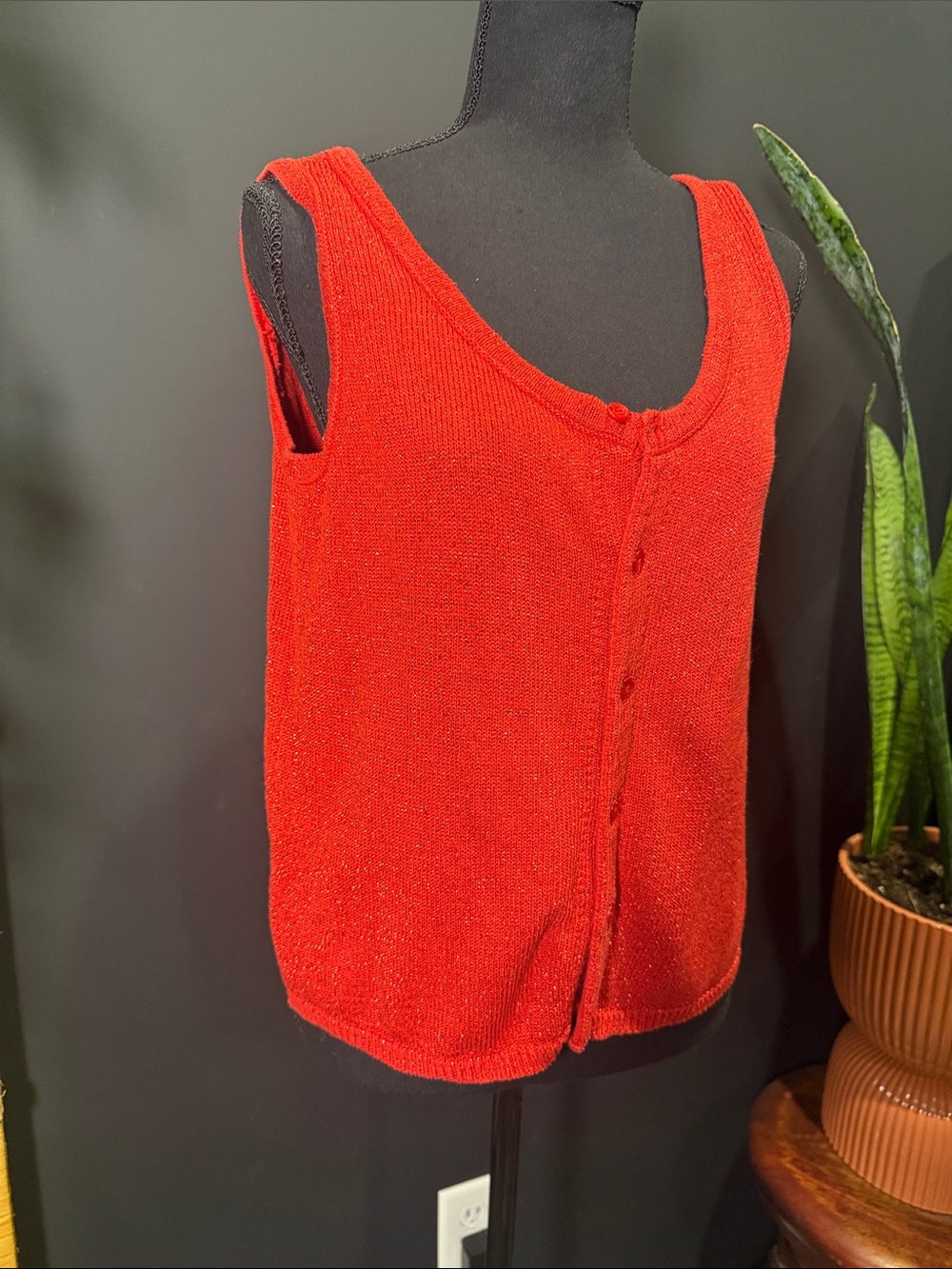 Red Button-Front Knit Tank Top - Picture 2 of 2